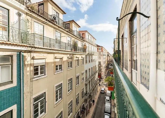 Charming 2 Bedroom Next To Praca Da Figueira