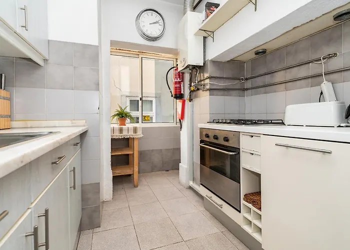 Charming 2 Bedroom Next To Praca Da Figueira Διαμέρισμα